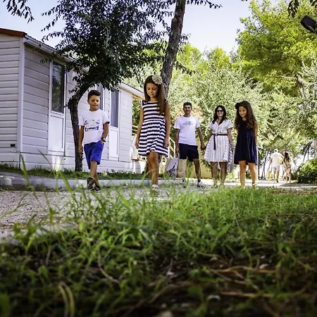 Villaggio Lido D'Abruzzo Roseto Degli Abruzzi Exterior foto